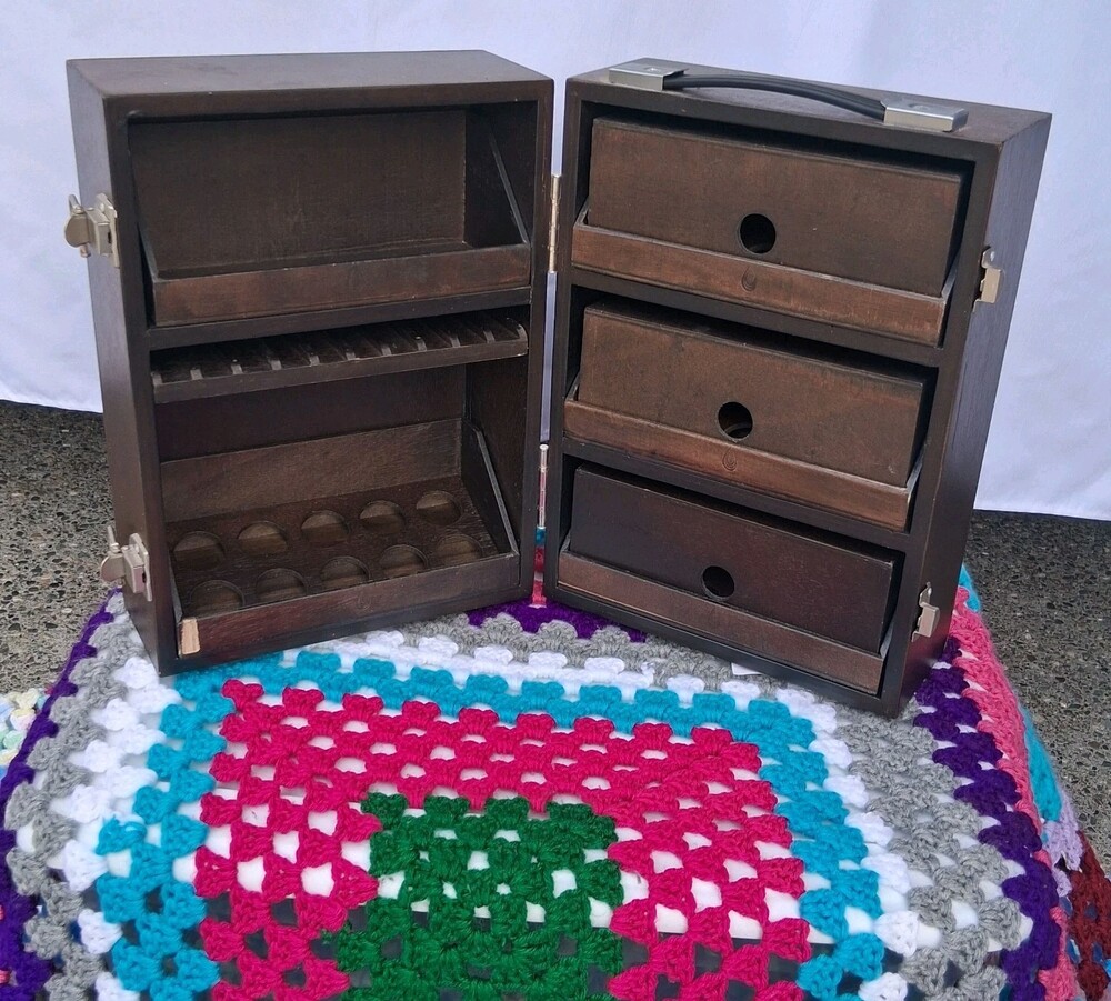 VTG Solid Wood Artist Paint/Craft/Hobby Storage Box; Organizer/Portable Carrier!